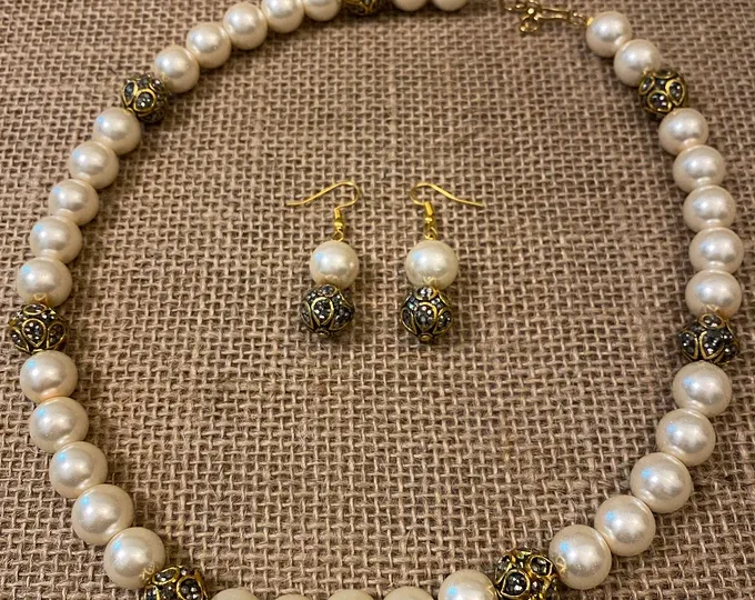 White Pearl Bead Necklace