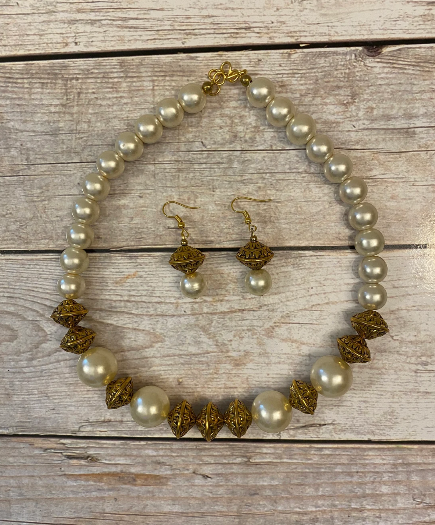 handmade-jewelry-for-special-occasions-side-img